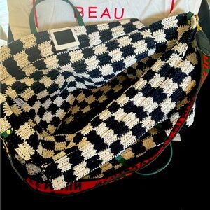 Clare V.
Simple Crochet Tote